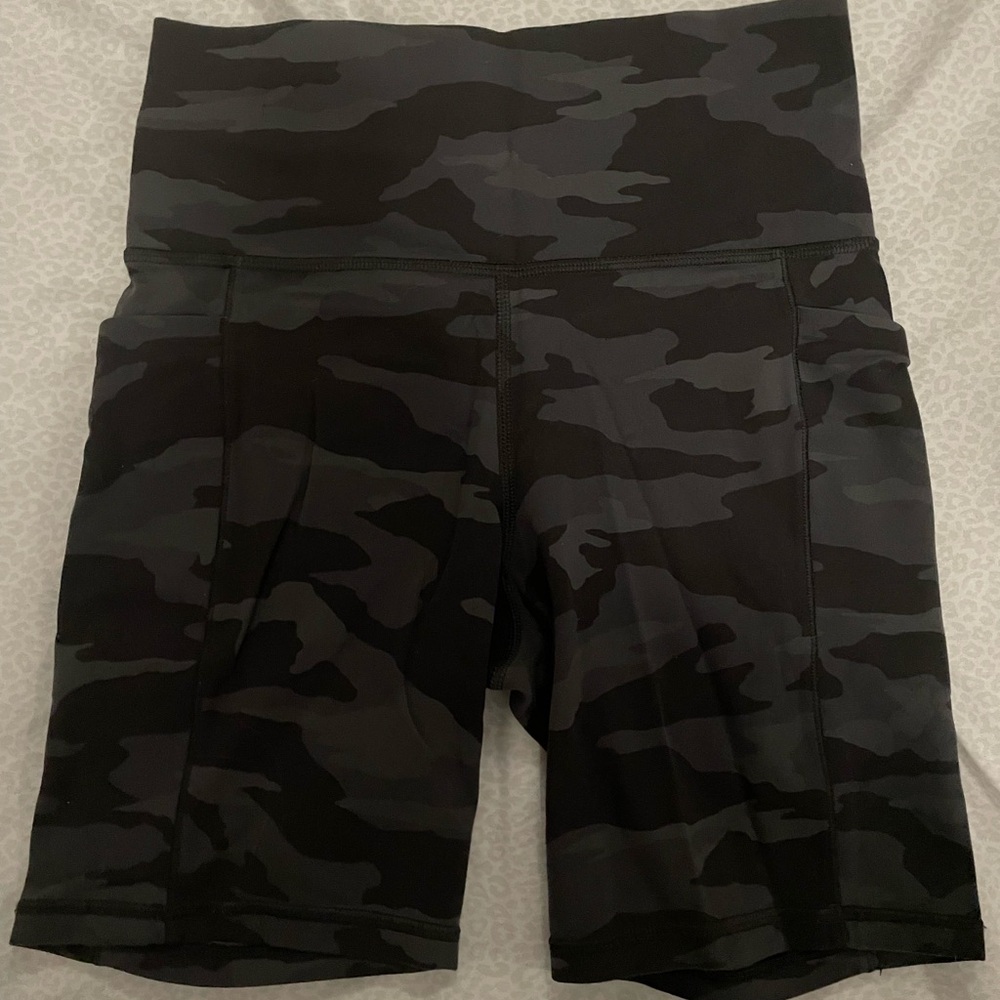 Athleta Women's Black Camouflage Shorts